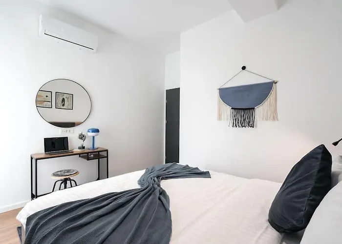 Apartament 15 - New Building & Parking Bucureşti