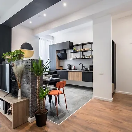 Apartment 15 - New Building & Parking *