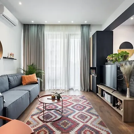 15 - New Building & Parking Bucarest