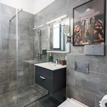 Apartament 15 - New Building & Parking