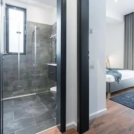 15 - New Building & Parking Apartament