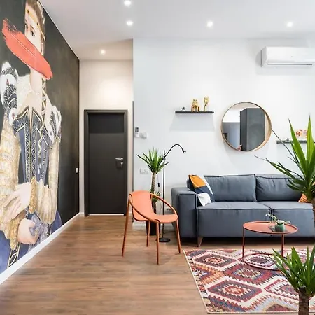 15 - New Building & Parking Bukareszt