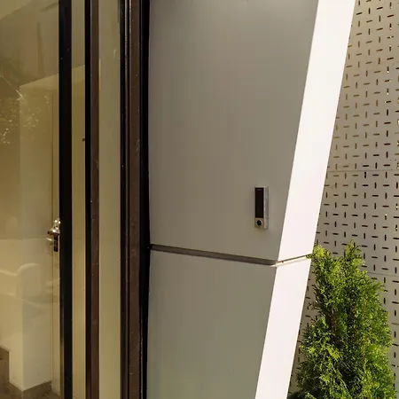 15 - New Building & Parking Bukareszt