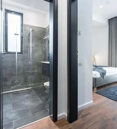 15 - New Building & Parking 公寓