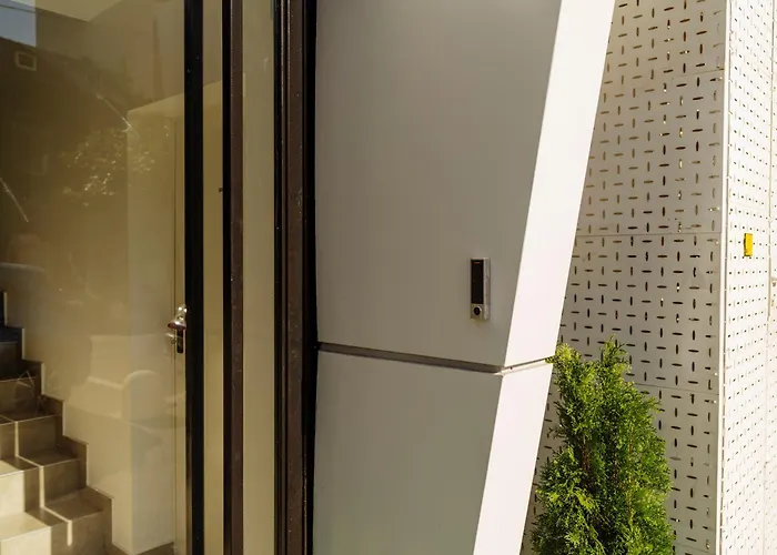 15 - New Building & Parking 布加勒斯特