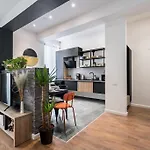 Apartman 15 - New Building & Parking *